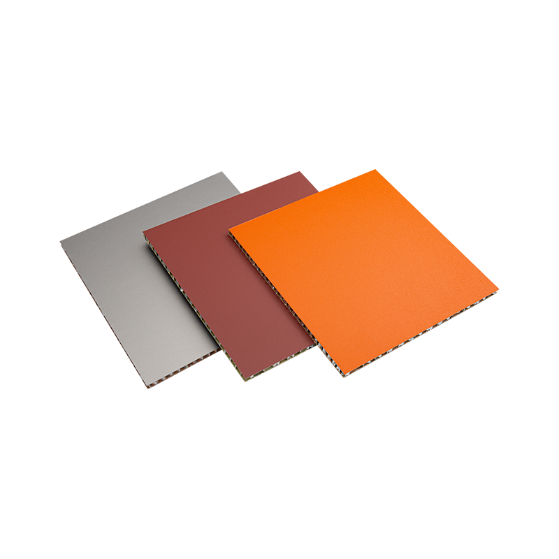 Panouri de tavan din aluminiu tip fagure, izolate fonic, care reduc zgomotul, ușor de curățat