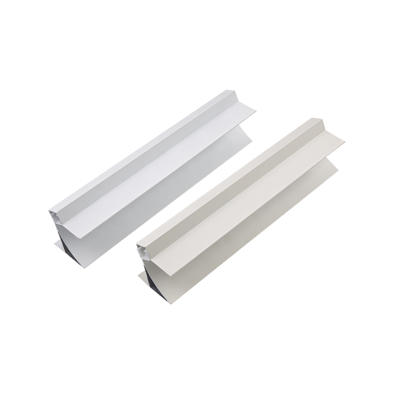 Fascicul secundar iluminat stratificat compatibil cu mai multe scene